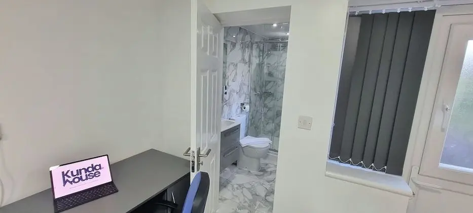 Deluxe Tek Büyük Yataklı Oda, Banyolu/Duşlu