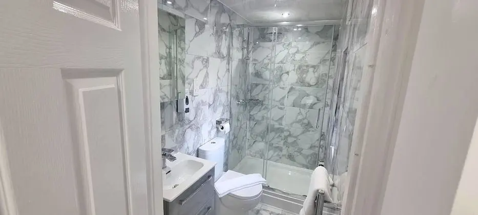 Deluxe Tek Büyük Yataklı Oda, Banyolu/Duşlu