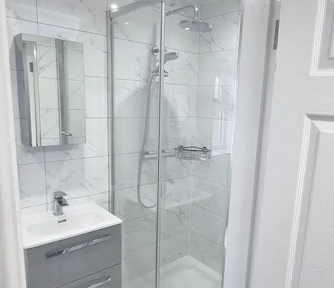 Deluxe Tek Büyük Yataklı Oda, Banyolu/Duşlu