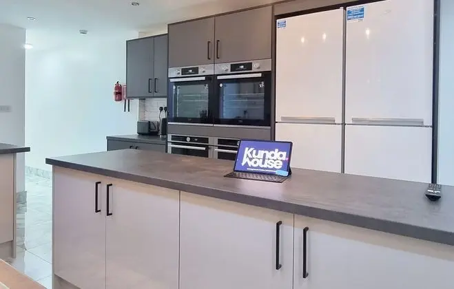 Deluxe Tek Büyük Yataklı Oda, Banyolu/Duşlu