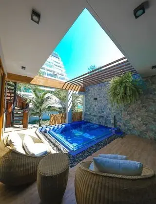 Private Pool Suite