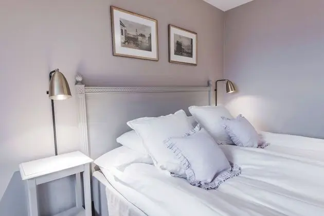 Small Double Room (140 cm bed)