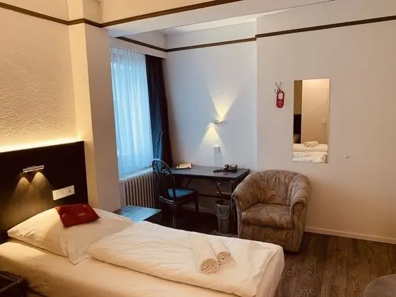 Üç Kişilik Oda