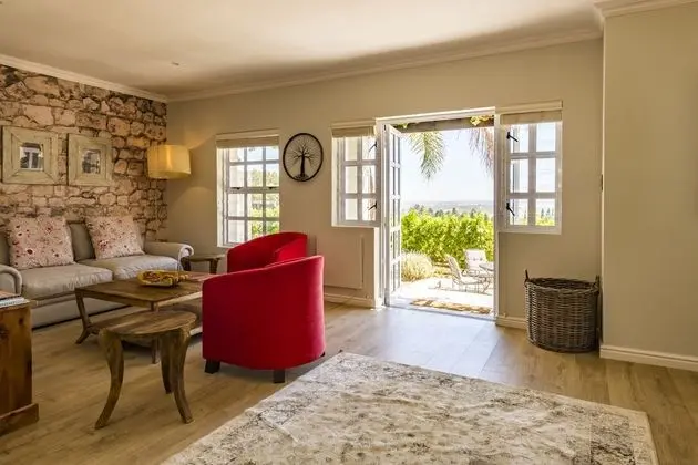 Deluxe Kır Evi, Sigara İçilmez