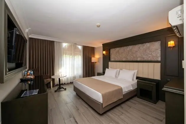 Çift Kişilik, Şehir Manzaralı