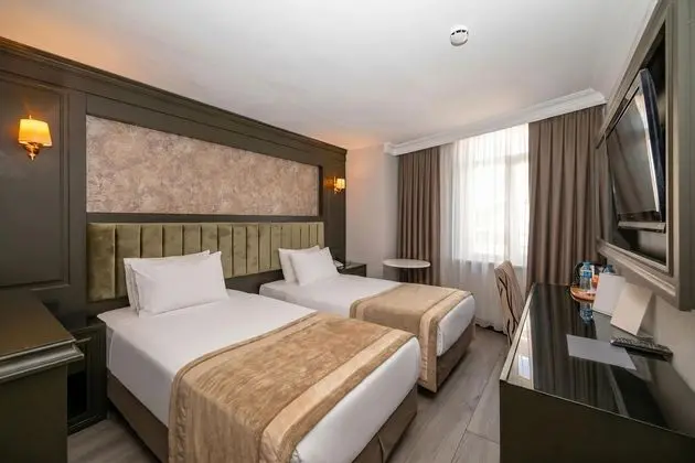 Çift Kişilik, Şehir Manzaralı