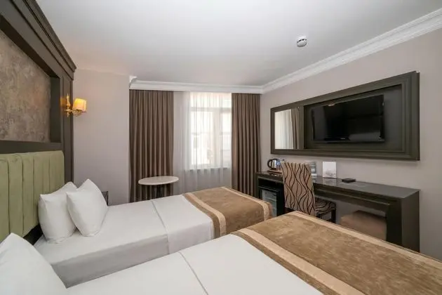 Çift Kişilik, Şehir Manzaralı