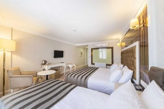 Corner Room, Şehir Manzaralı
