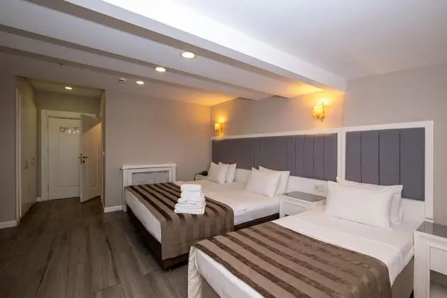 Corner Room, Şehir Manzaralı