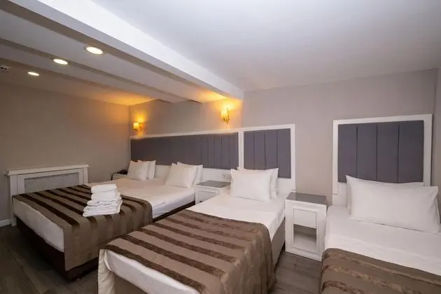 Corner Room, Şehir Manzaralı