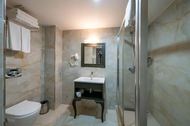 Triple, Şehir Manzaralı