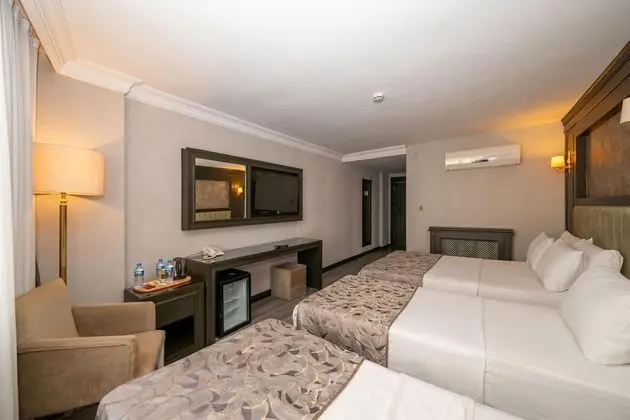 Triple, Şehir Manzaralı