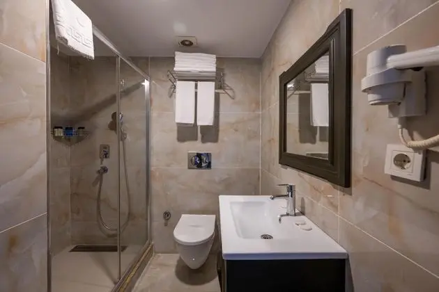 Triple, Şehir Manzaralı