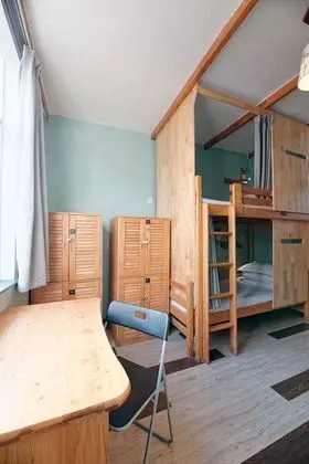 Basic Ortak Ranzalı Oda, Sadece erkekler için, Ortak Banyo