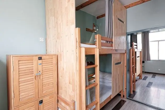 Basic Ortak Ranzalı Oda, Sadece erkekler için, Ortak Banyo