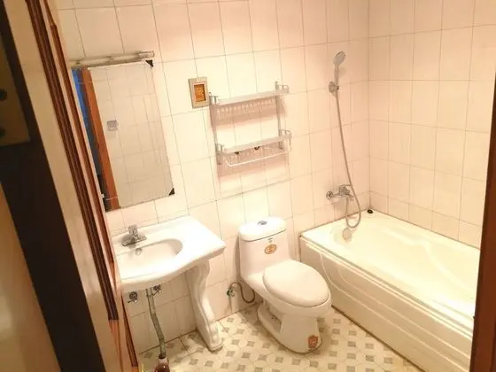Basic Ortak Ranzalı Oda, Ortak Banyo
