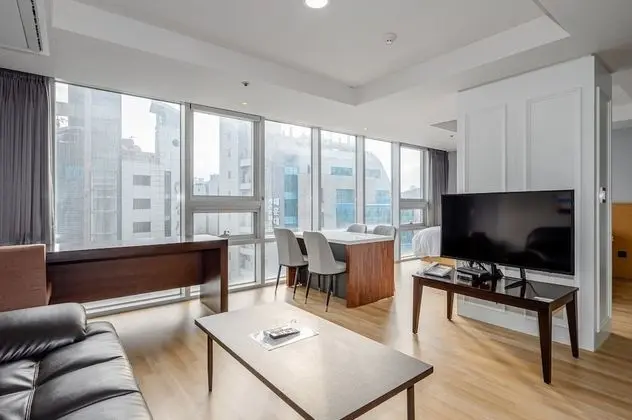 Executive Suite (No View)