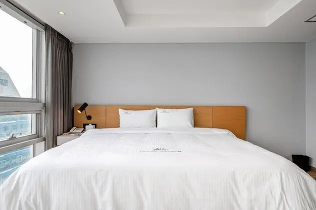Executive Suite (No View)