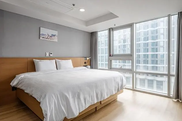 Superior Half Ocean Upgrade (Random Bed Type): 6 PM Check-in / 11 AM Check-out