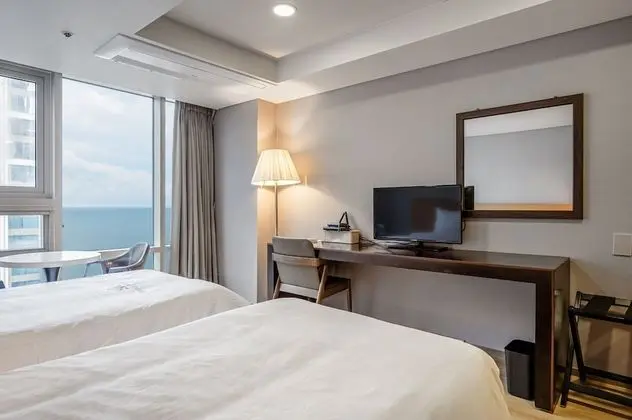 Superior Half Ocean Upgrade (Random Bed Type): 6 PM Check-in / 11 AM Check-out
