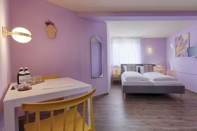 City Tek Büyük Yataklı Oda