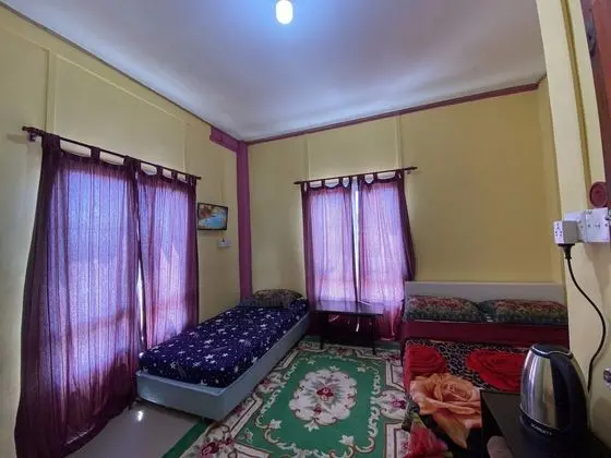 Economy Üç Kişilik Oda (Room No 5 Hola)