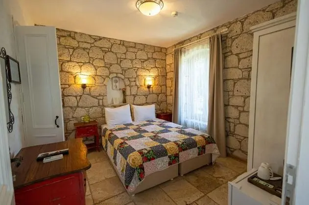 Taş Oda, Bahçe Manzaralı