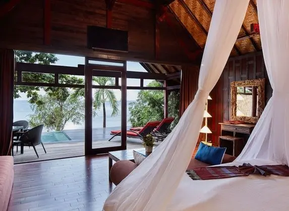 Deluxe Beachfront Pool Villa