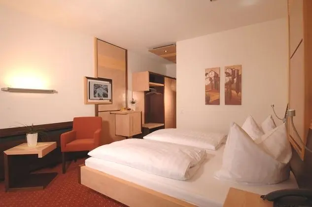 Classic Tek Büyük Yataklı Oda