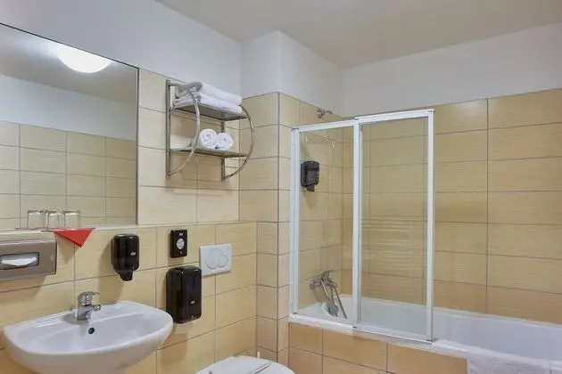 Superior Tek Büyük veya İki Ayrı Yataklı Oda