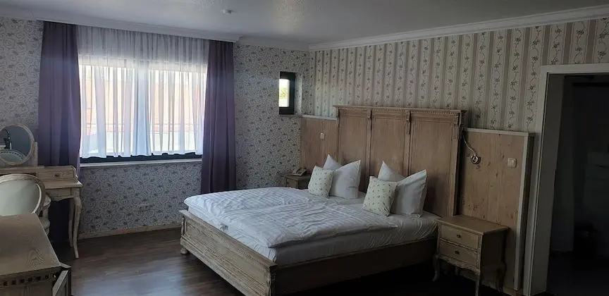 Comfort Tek Büyük Yataklı Oda