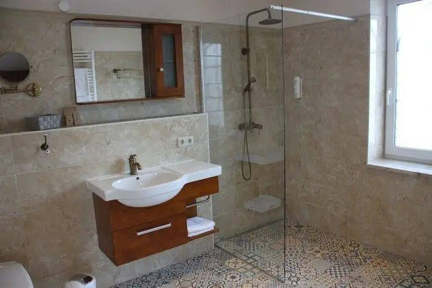 Comfort Tek Büyük Yataklı Oda