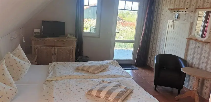 Standard Tek Büyük Yataklı Oda