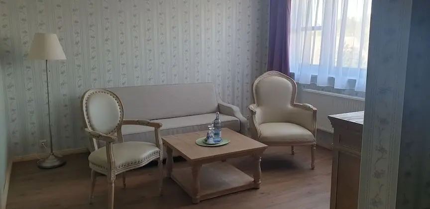 Tek Büyük Yataklı Oda, Küçük Mutfak