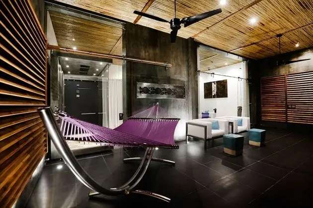 Luxury Oda