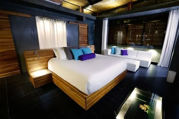 Luxury Oda
