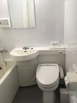 İki Ayrı Yataklı Oda, Sigara İçilebilir
