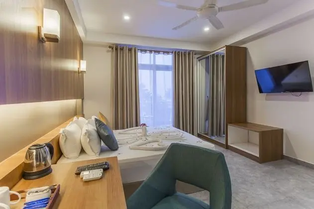 Deluxe Tek Büyük Yataklı Oda, Balkon, Şehir Manzaralı