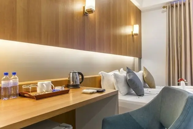 Deluxe Tek Büyük Yataklı Oda, Balkon, Şehir Manzaralı