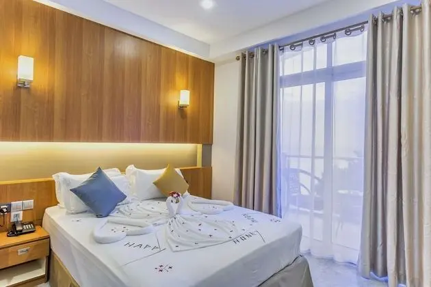 Deluxe Tek Büyük Yataklı Oda, Balkon, Şehir Manzaralı