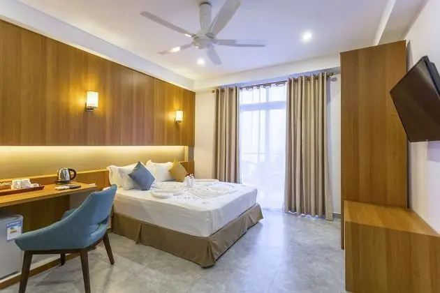 Deluxe Tek Büyük Yataklı Oda, Balkon, Şehir Manzaralı