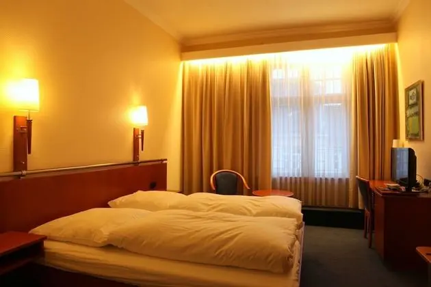 Comfort Tek Büyük Yataklı Oda