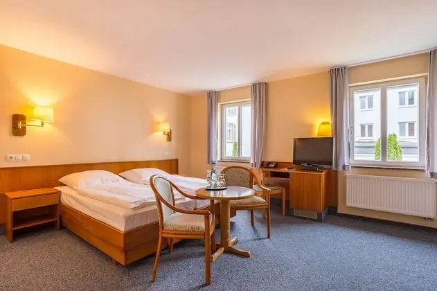 Classic Tek Büyük Yataklı Oda