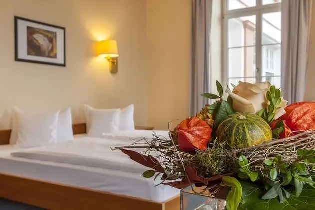 Classic Tek Büyük Yataklı Oda