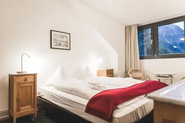 Tek Büyük veya İki Ayrı Yataklı Oda, Ortak Banyo