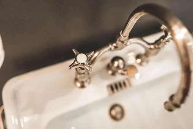 Tek Büyük veya İki Ayrı Yataklı Oda, Ortak Banyo