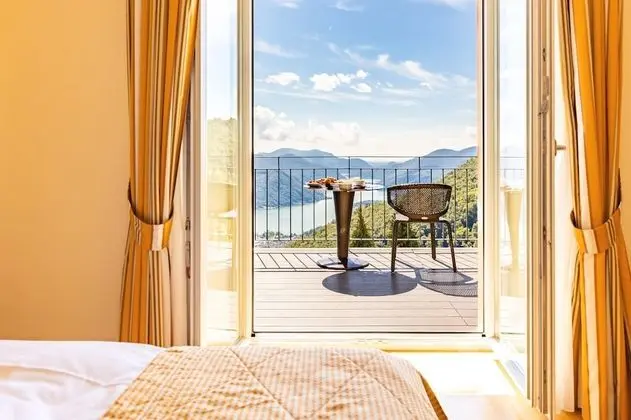 Classic with lake view