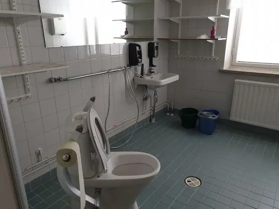 Tek Büyük veya İki Ayrı Yataklı Oda, Ortak Banyo