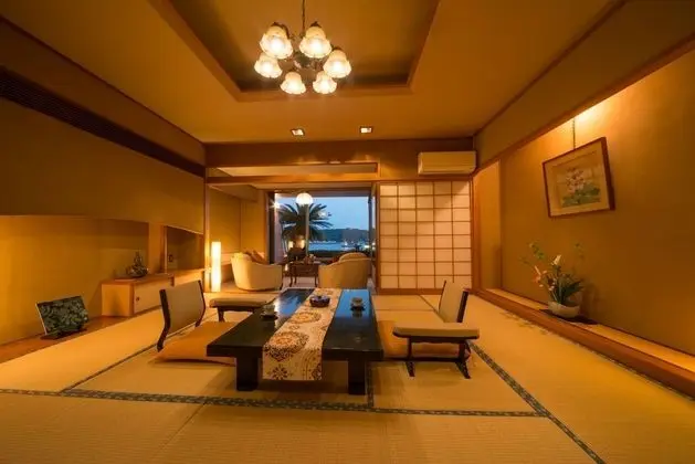 Traditional Oda (Japanese, Open Air Bath, with Meals)