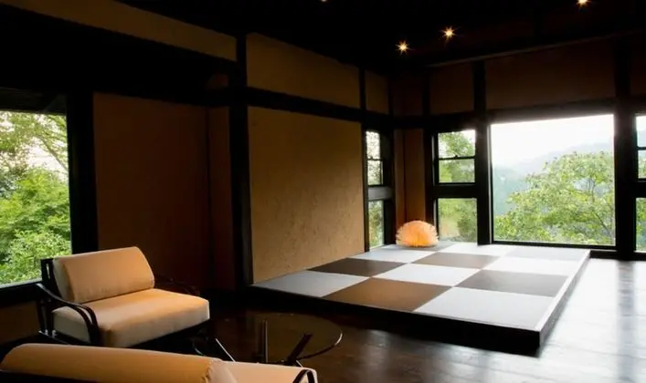 Ev (Yoimachi, 1 Japanese futon available)